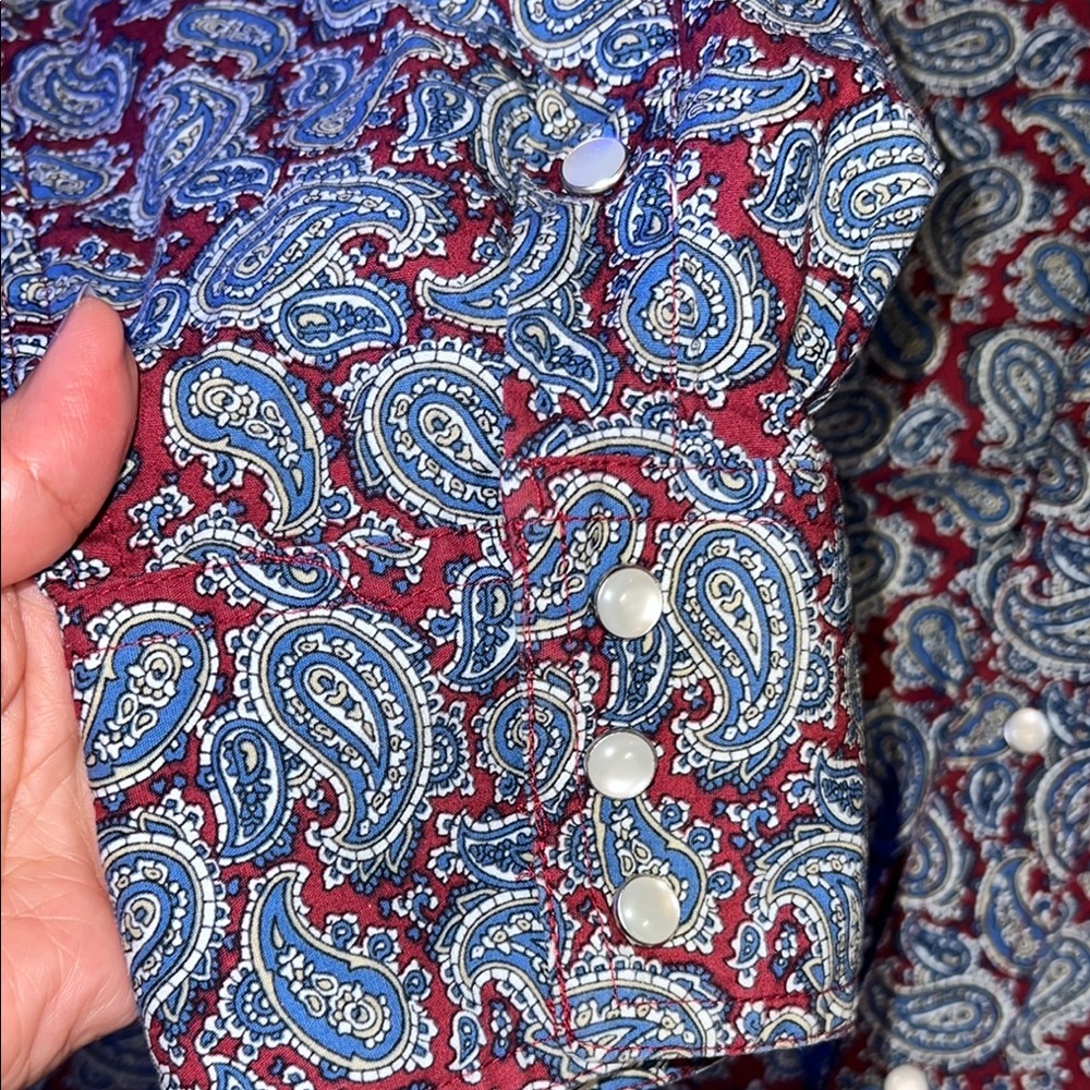 Roper Blue and Red Casual Button Down Shirt with Paisley Print pearl snap - Picture 3 of 7